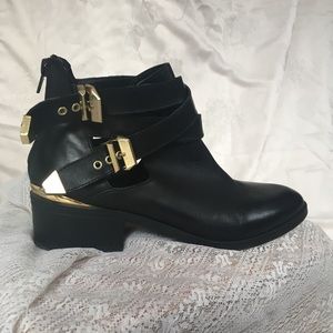 Seychelles ‘Scoundrel’ Leather Cut Out Booties